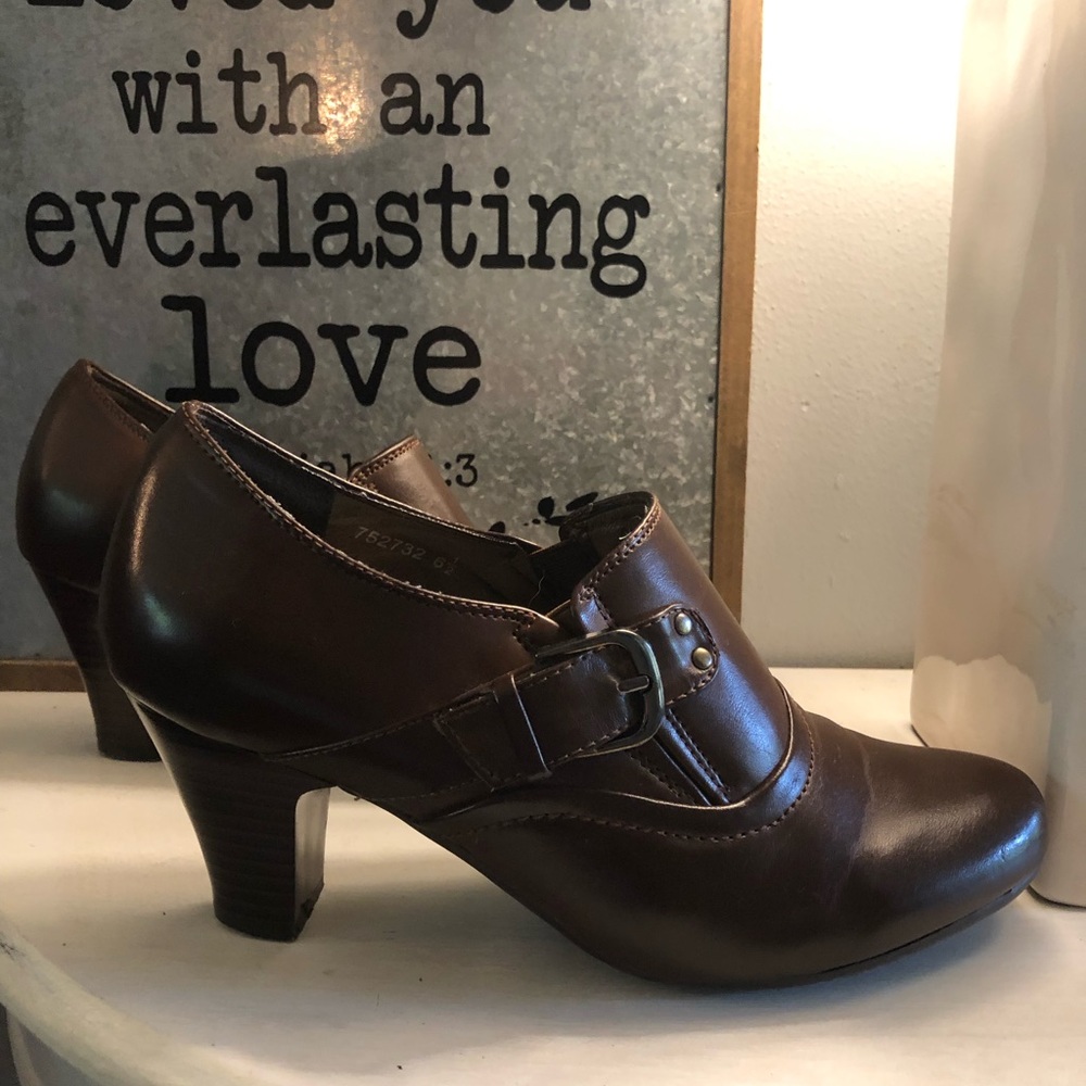 Pierre Dumas boots. Size 6.5.